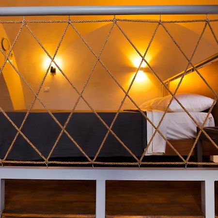Al Vicolo Stretto Bed & Breakfast Santa Maria a Vico Exterior foto