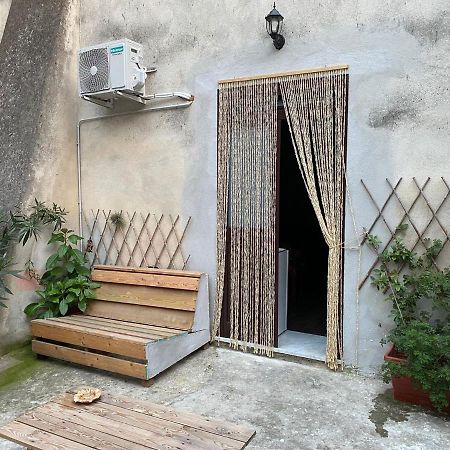 Al Vicolo Stretto Bed & Breakfast Santa Maria a Vico Exterior foto