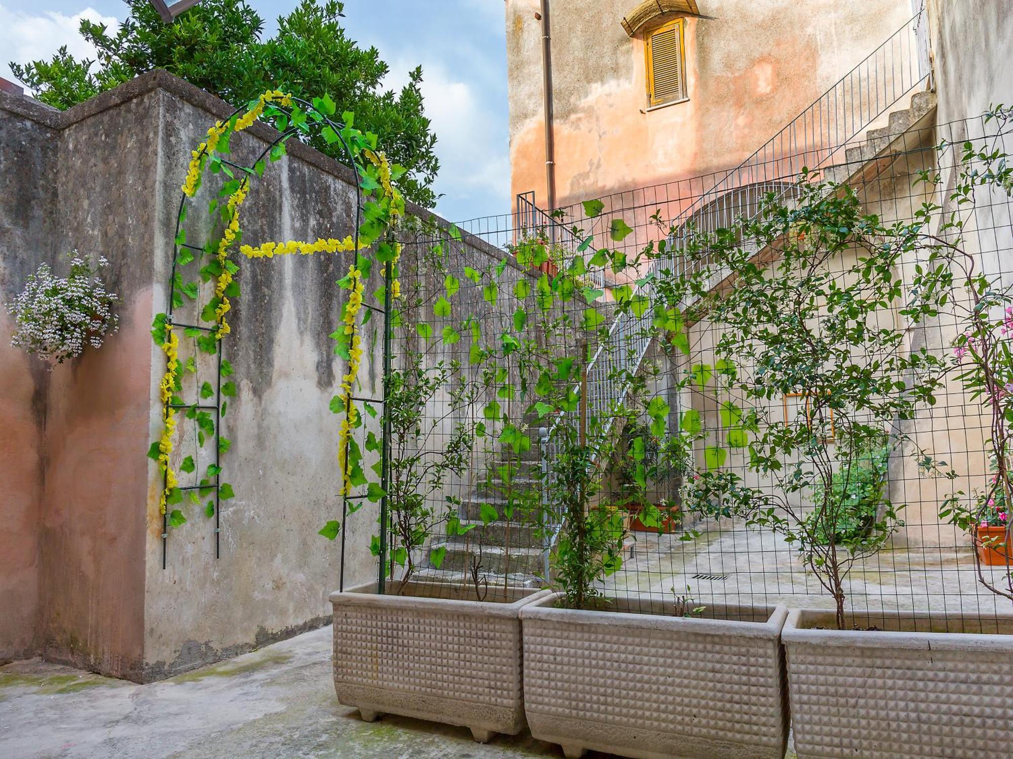 Al Vicolo Stretto Bed & Breakfast Santa Maria a Vico Exterior foto